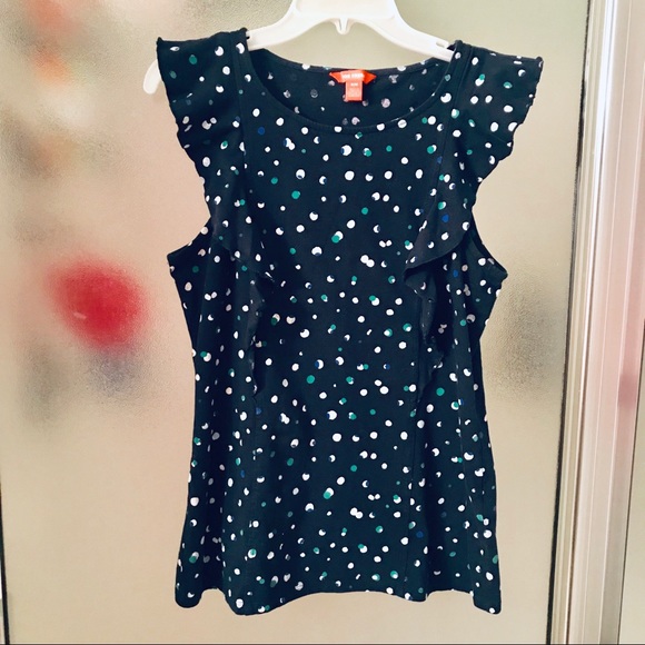 Ruffle sleeve polka dot top - Picture 2 of 5